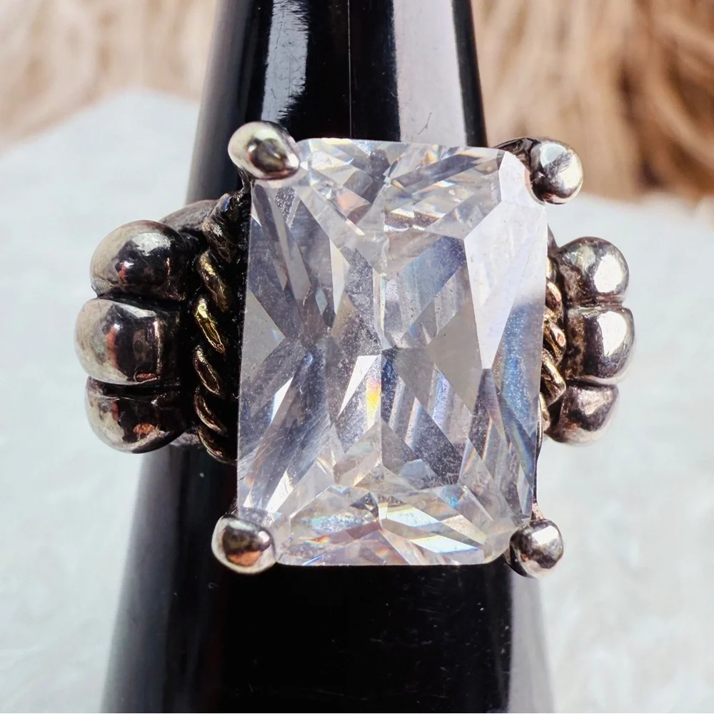 Gorgeous vintage Silvertone bling, size 6 3/4 ring